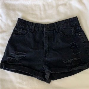 DISTRESSED BLACK JEAN SHORTS
